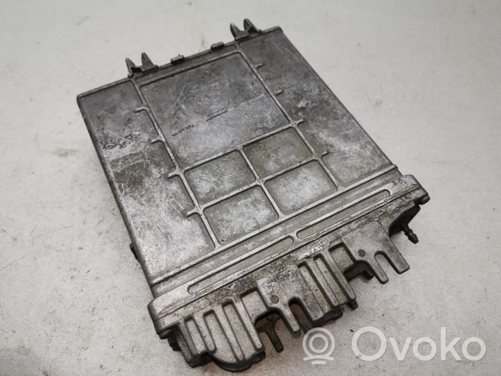 Audi A4 S4 B5 8D Moottorin ohjainlaite/moduuli 028906021GN