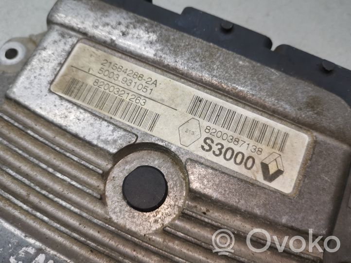 Renault Megane II Calculateur moteur ECU 8200387138