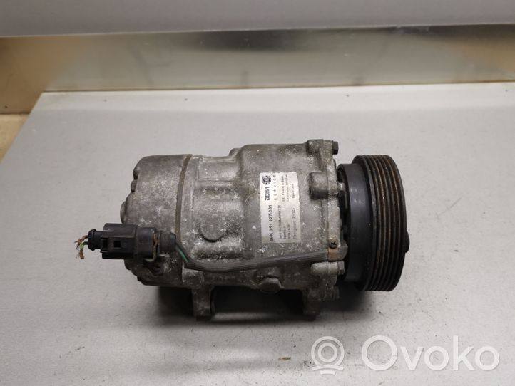 Audi A4 S4 B5 8D Ilmastointilaitteen kompressorin pumppu (A/C) 8FK351127