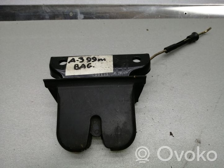 Audi A3 S3 8L Blocco/chiusura/serratura del portellone posteriore/bagagliaio 8L0827505E