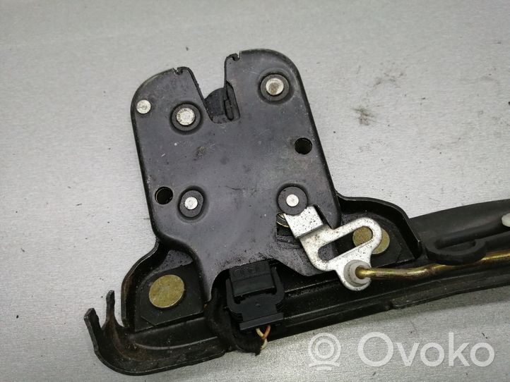 Audi TT Mk1 Blocco/chiusura/serratura del portellone posteriore/bagagliaio 8N0827505C