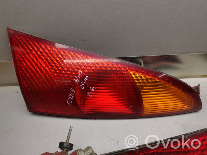 Ford Focus Lampy tylne / Komplet 