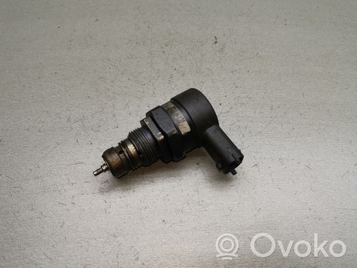 Opel Vectra C Regulator ciśnienia paliwa 0281002507