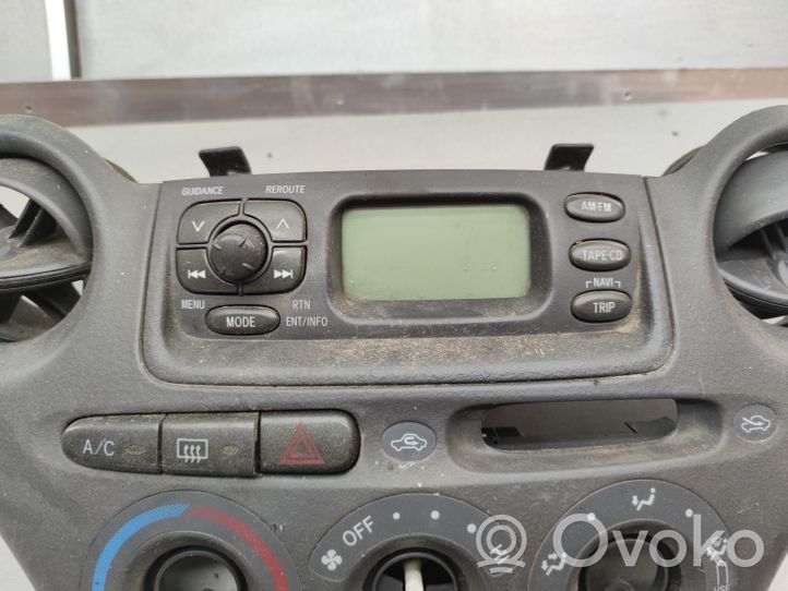 Toyota Yaris Radio/CD/DVD/GPS-pääyksikkö 8611052021B0