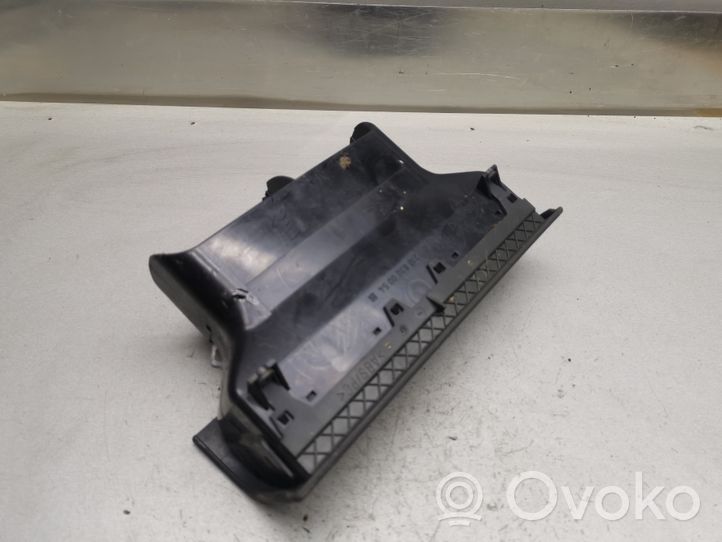 Mercedes-Benz E W210 Griglia di ventilazione centrale cruscotto 2108300054