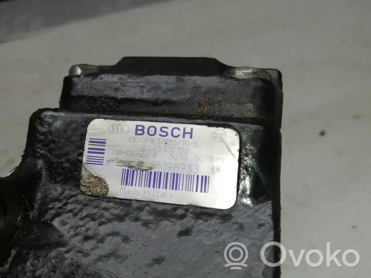 Opel Corsa D Pompe d'injection de carburant à haute pression 55198933