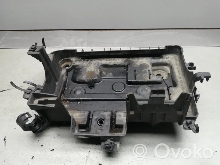 Opel Corsa D Akumuliatoriaus tvirtinimo padas 13296473