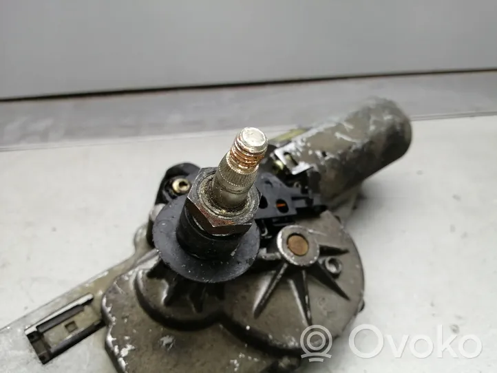 Volvo S40, V40 Moteur d'essuie-glace arrière 0390201529