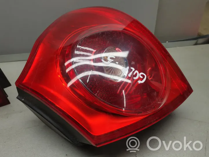 Volkswagen Golf V Lampy tylne / Komplet 1K6945095E