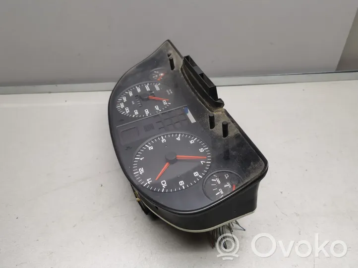Audi 80 90 S2 B4 Speedometer (instrument cluster) 8A0919033CA