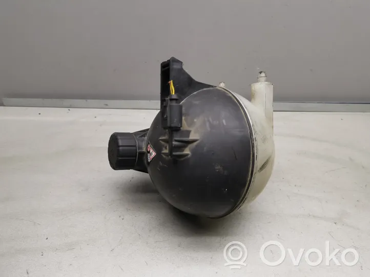 Mercedes-Benz A W169 Vase d'expansion / réservoir de liquide de refroidissement 1695000149