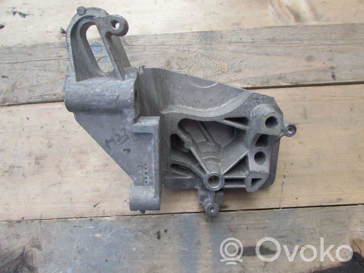 Ford B-MAX Supporto di montaggio del motore (usato) 8A6G6P001DC