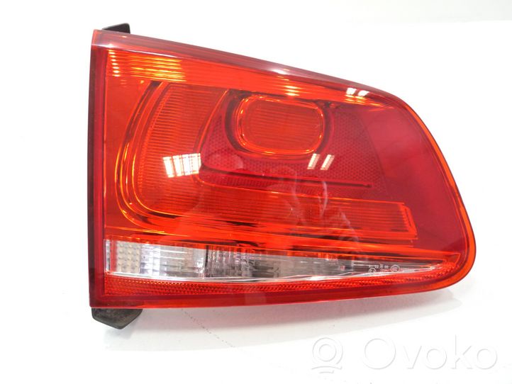 Volkswagen Touareg II Luces portón trasero/de freno 7P6945093B