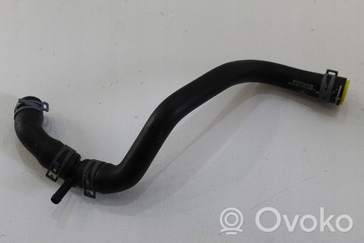 Volkswagen Up Tuyau de liquide de refroidissement moteur 1S0122157C