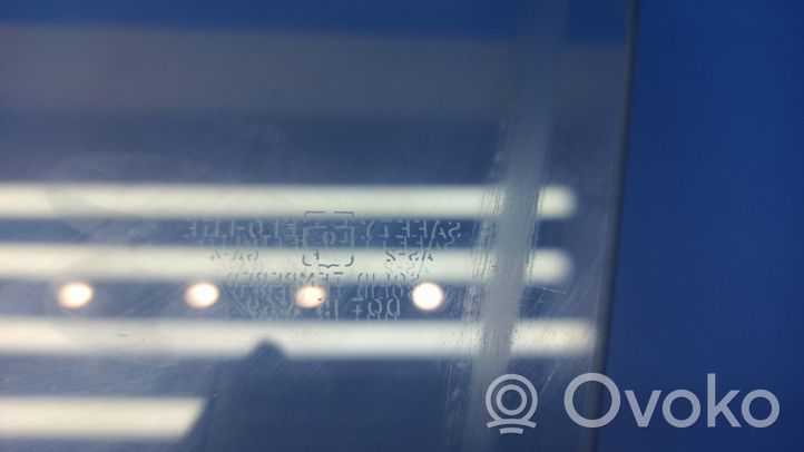 Oldsmobile Omega priekšējo durvju stikls (četrdurvju mašīnai) 1