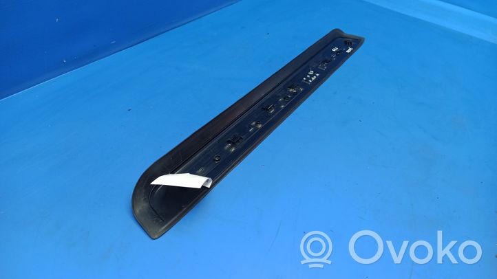 BMW 6 E63 E64 Moldura protectora del borde delantero 7011075