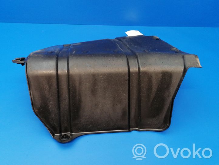Lexus IS 220D-250-350 Osłona tylna podwozia pod bagażnik 5762953030