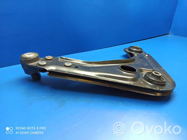 Ford Fiesta Braccio di controllo sospensione anteriore inferiore/braccio oscillante 121517407