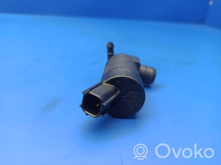 Volvo S40 Windscreen/windshield washer pump S40