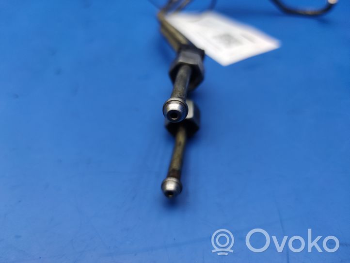 Volvo S40 Fuel injector supply line/pipe S40