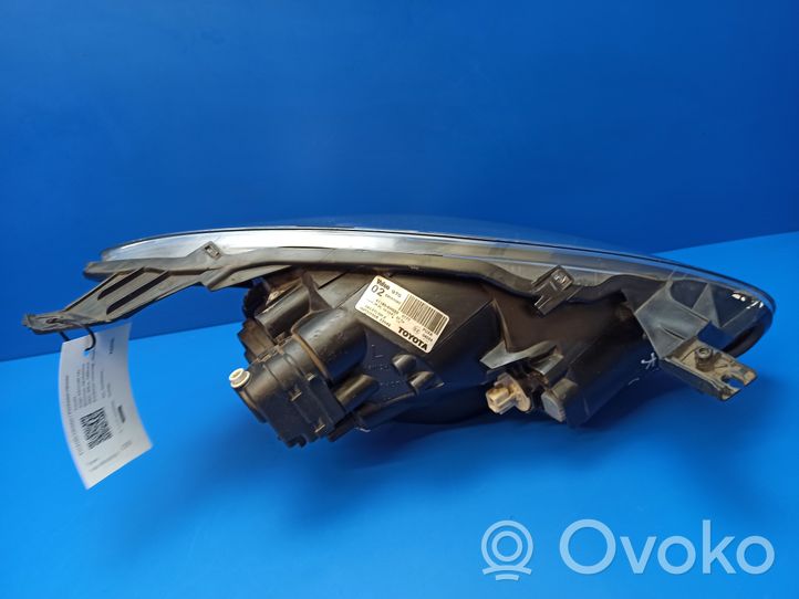 Toyota Aygo AB10 Lampa przednia 811500H020