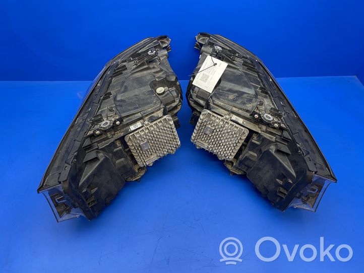 BMW 5 G30 G31 Set di fari/fanali 10391010006