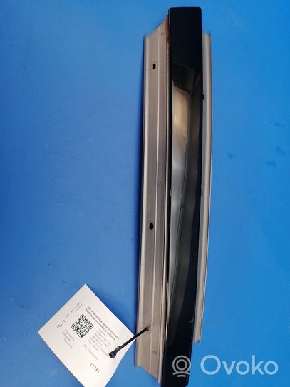 Subaru Legacy (B) Rivestimento del montante (esterno) 