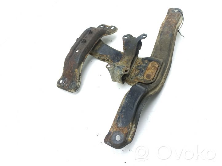 Subaru Legacy Supporto di montaggio scatola del cambio 41022AA180