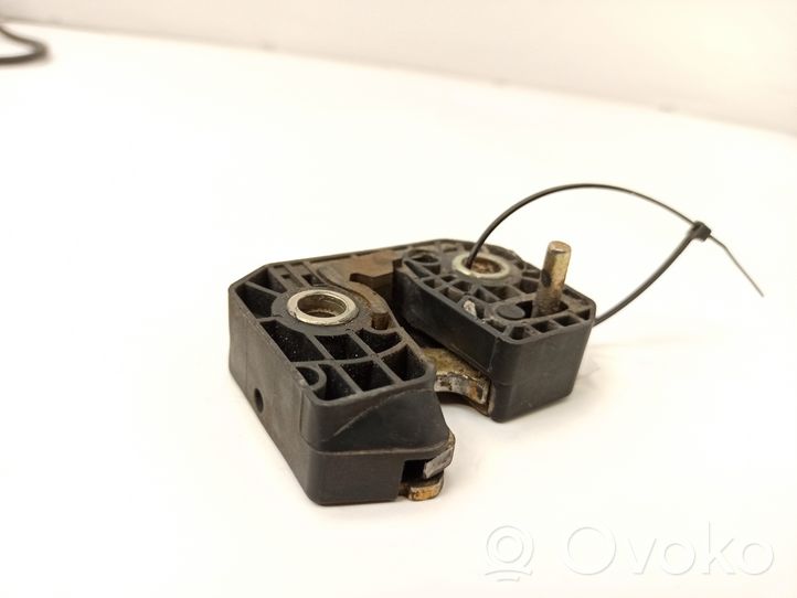 Volvo 760 Front door lock 6085