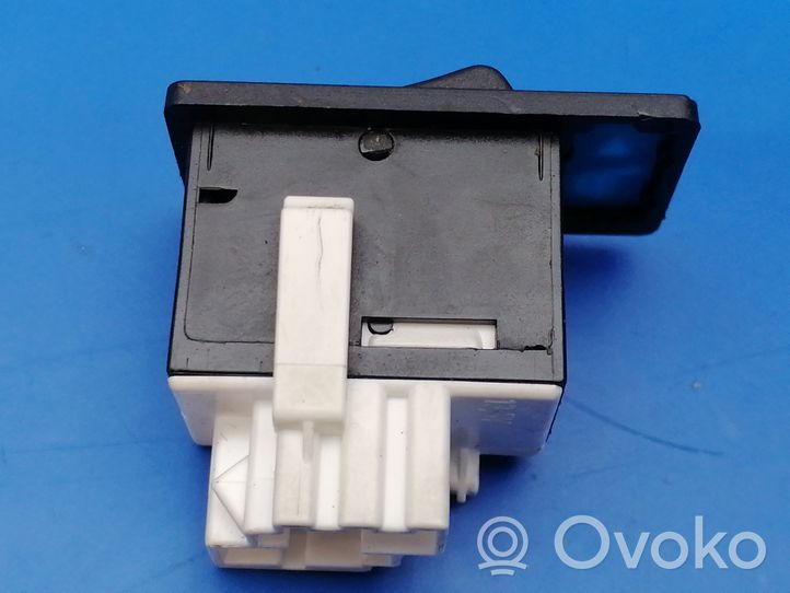 Volvo 760 Seat heating switch 1398018