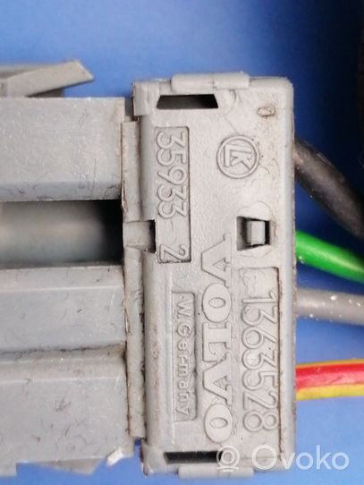 Volvo 760 Cableado de puerta delantera 1362946