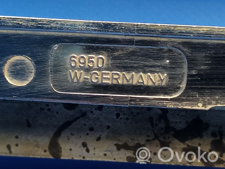Volvo 760 Modanatura della barra di rivestimento del paraurti anteriore 1358668