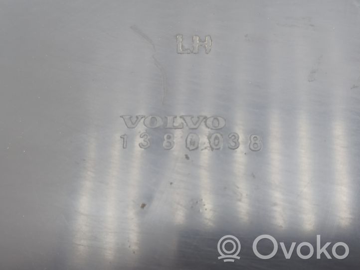 Volvo 760 Rivestimento paraspruzzi parafango posteriore 1380038