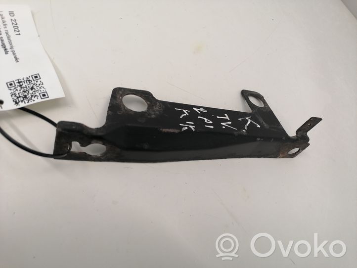 Volvo 760 Staffa del pannello di supporto del radiatore 