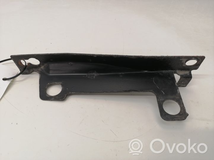 Volvo 760 Staffa del pannello di supporto del radiatore 