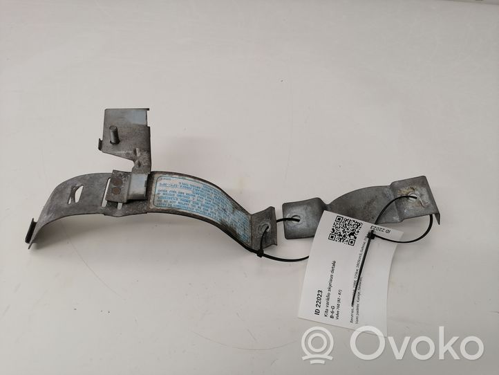 Volvo 760 Altra parte del vano motore 1331473