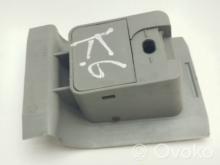 Audi A8 S8 D2 4D Supporto di fissaggio della rete portaoggetti 4D0857635