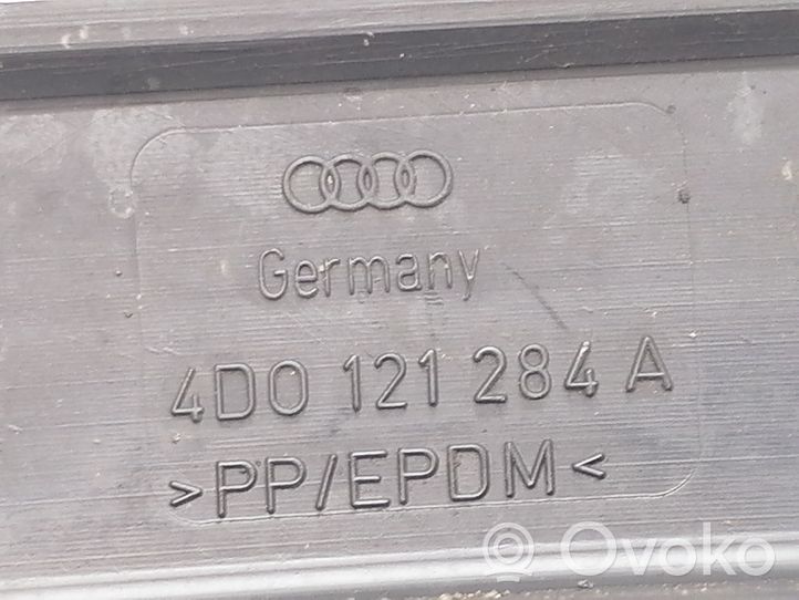 Audi A8 S8 D2 4D Wlot / Kanał powietrza intercoolera 4D0121284A