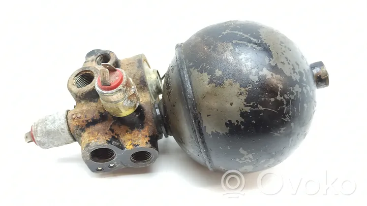 BMW 7 E23 Brake power pressure regulator 1005150513