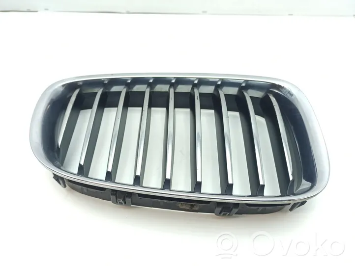 BMW 5 GT F07 Grille calandre supérieure de pare-chocs avant 7200170