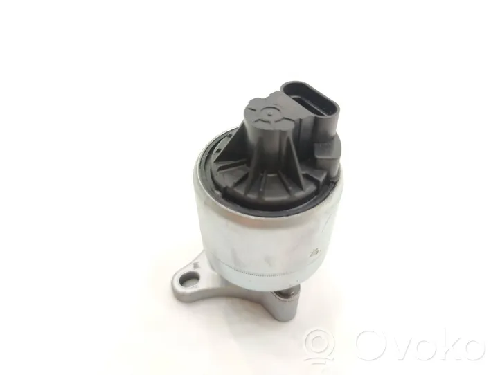Opel Vectra B EGR valve 724809110