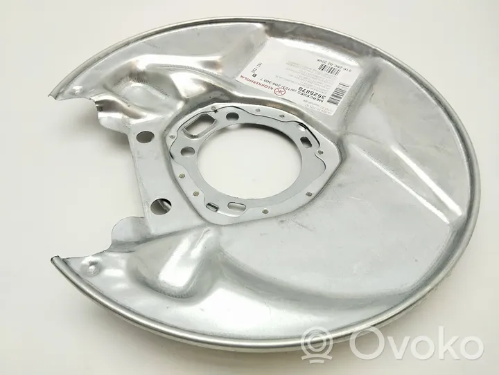 Mercedes-Benz COMPAKT W115 Couvercle anti-poussière disque de plaque de frein arrière 3525878