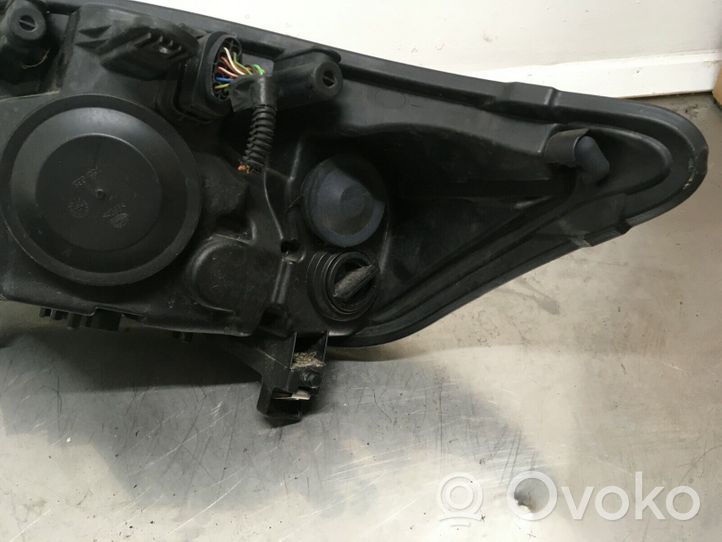 Ford Kuga I Передняя фара 8V41-13W029-BG