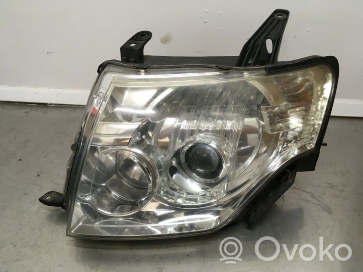 Mitsubishi Pajero Lampa przednia 100-87872