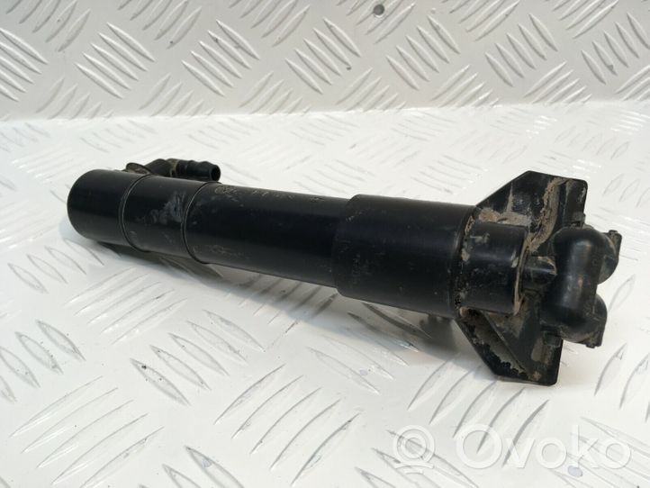 Ford Focus Headlight washer spray nozzle 