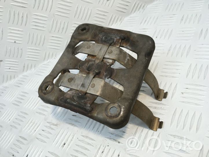 Nissan X-Trail T31 Staffa/supporto di montaggio della marmitta 20817JG70A