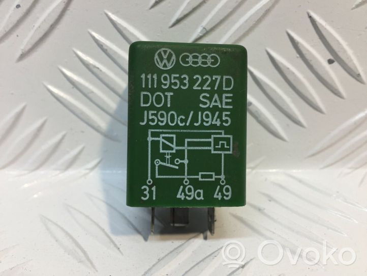 Audi 80 90 S2 B4 Relé de la luz de advertencia 111953227D