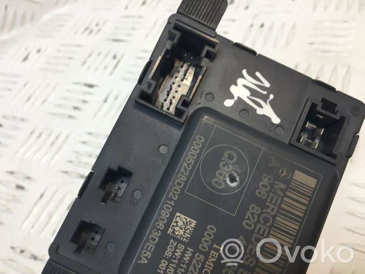 Mercedes-Benz Sprinter W901 W902 W903 W904 Door control unit/module A9068204126