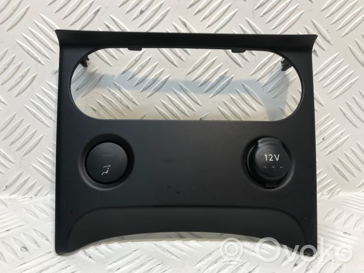 Nissan Qashqai+2 Console centrale, commande chauffage/clim A00270A77000