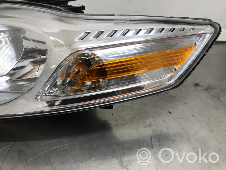 Ford Mondeo MK IV Lampa przednia 